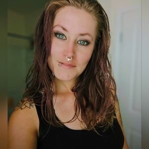 Meet your Posher, Becki